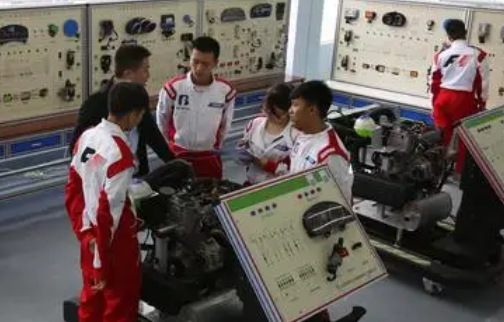 四川2023年男生中专读什么专业好