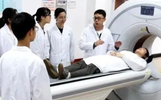 四川2023年男生读中专读什么好