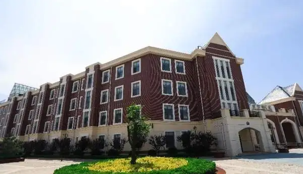2023年潍坊新纪元学校学费标准