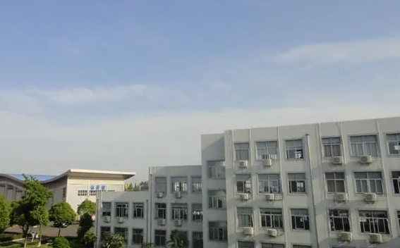 常州市武进区湟里高级中学地址，乘车路线