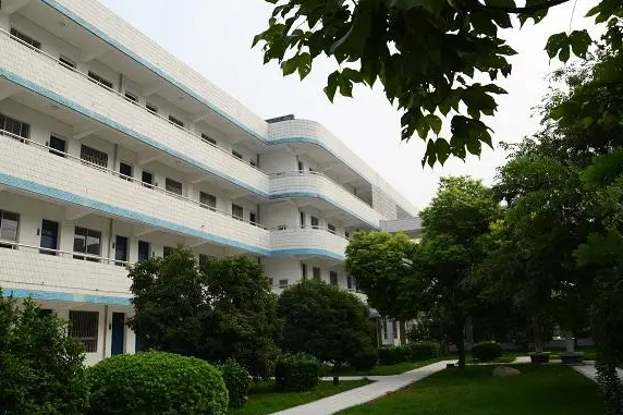 常州市武进区湟里高级中学怎么样、好不好