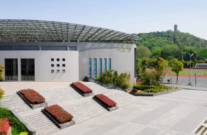 无锡市青山高级中学地址，乘车路线