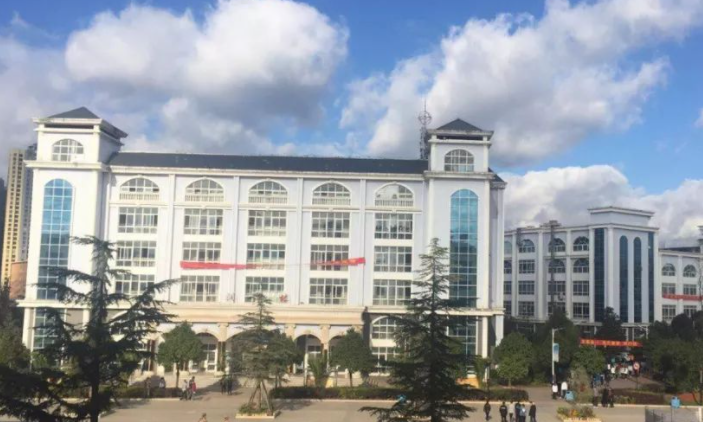 2023云南排名前八的数控学校名单