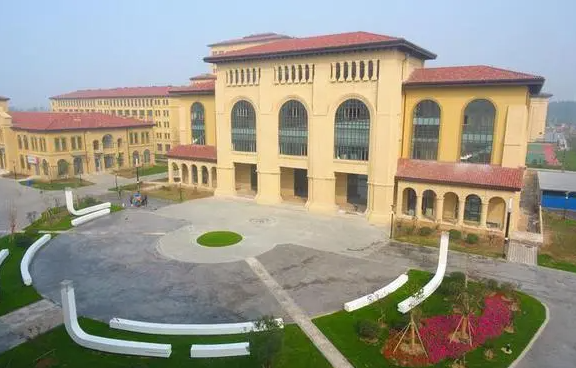 2023年爱博伦国际公学录取分数线