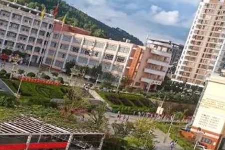 昆明2023年没有初中毕业可不可以读中专学校