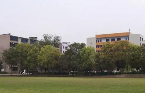昆明2023年中专学校可不可以考大学