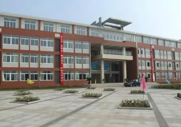 江阴市要塞中学地址，乘车路线