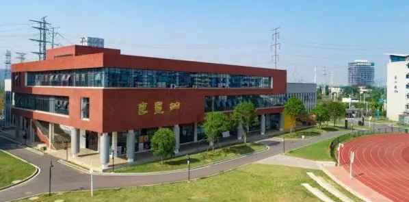 湖南2023年女生上什么中专学校好