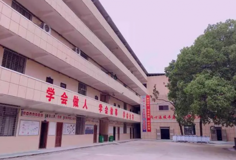 湖南2023年初中毕业可不可以上中专学校