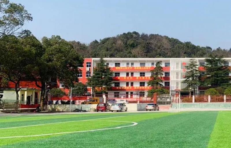 湖南2023年初中没毕业可不可以读中专