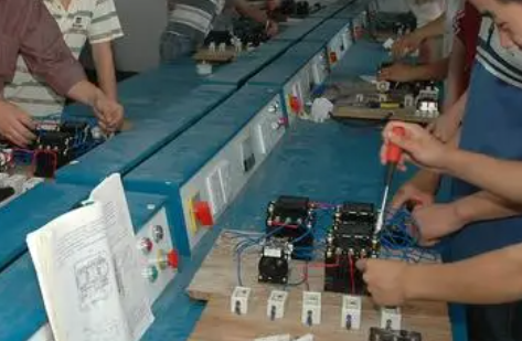 河北2023年中专学校什么专业适合男生