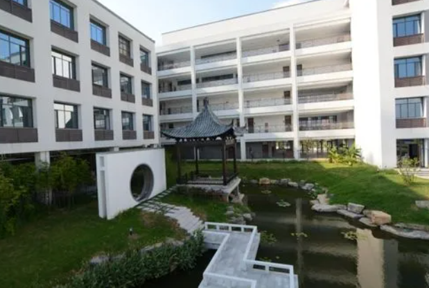 绍兴市第一中学地址，乘车路线