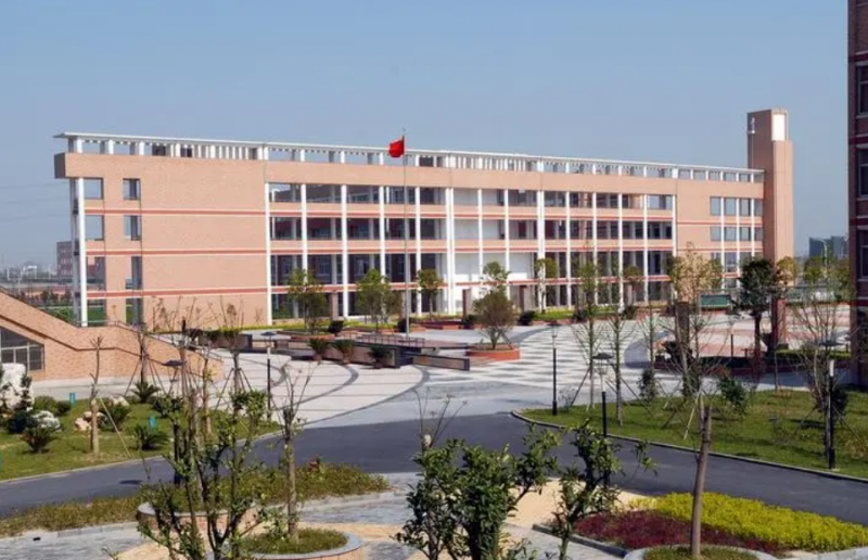 浙江省桐乡市高级中学地址，乘车路线