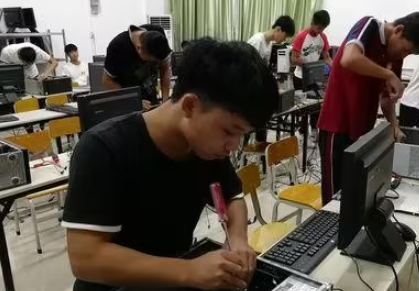 河北2023年读什么中专好就业
