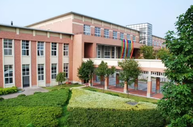 宁波市镇海区龙赛中学地址，乘车路线