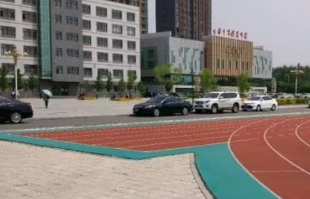 辽宁工贸学校地址，乘车路线
