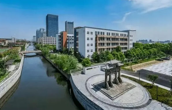 浙江省余姚市第八中学怎么样、好不好