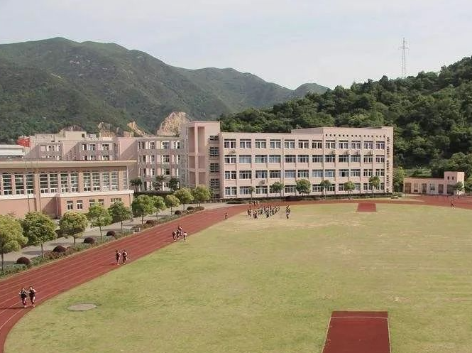 象山西周中学地址，乘车路线