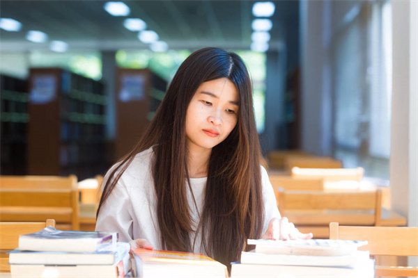 湖北潜江卫生学校助产专业介绍