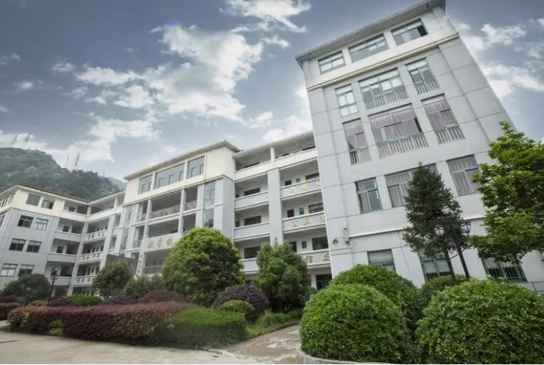 乐清市育才高级中学地址，乘车路线