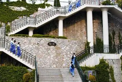 大连电子学校地址，乘车路线