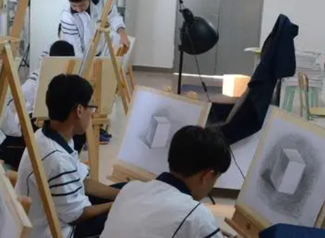 广东2023年女生上中专学校有哪些技术