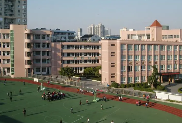 苍南县龙港高级中学怎么样、好不好