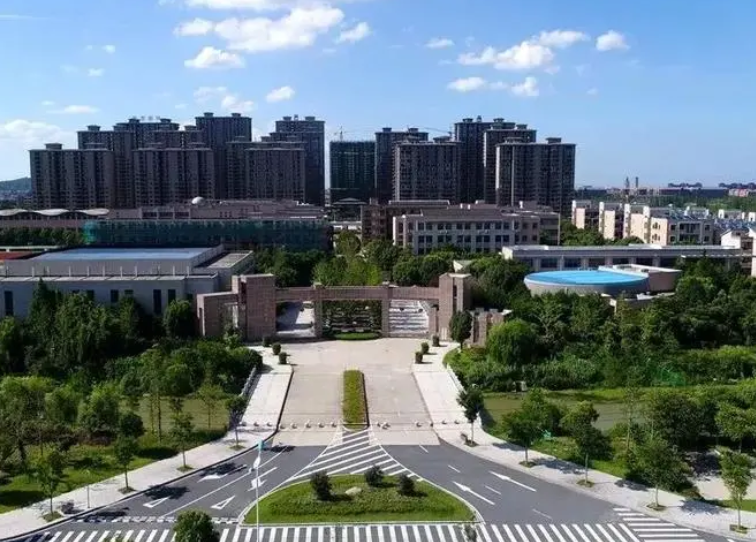 海宁市高级中学地址，乘车路线