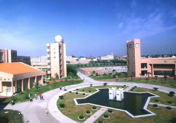 浙江海盐元济高级中学地址，乘车路线