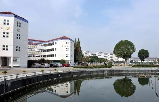马寅初中学地址，乘车路线