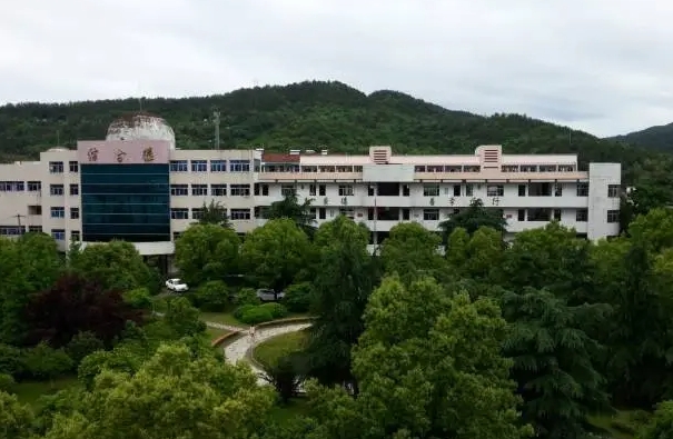 浙江省诸暨市浬浦中学地址，乘车路线
