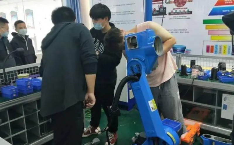 陕西2024年中专有什么专业适合男生