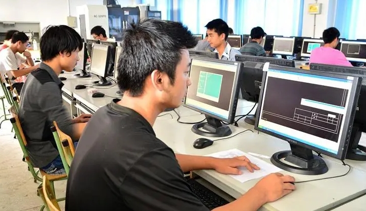 陕西2024年中专男生学什么专业好