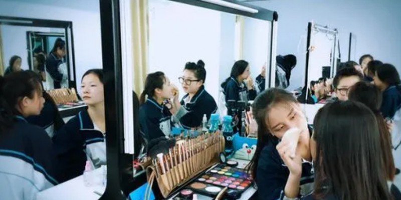 陕西2024年女孩子中专读什么专业好