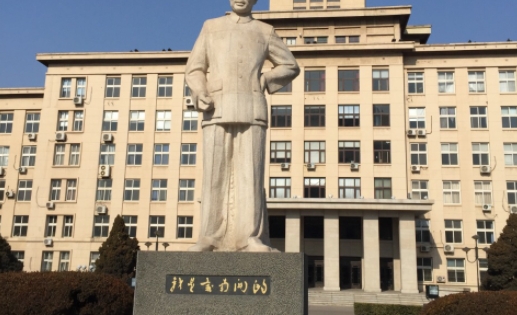 南开大学是什么样的大学 985还是211高校(附王牌特色专业)