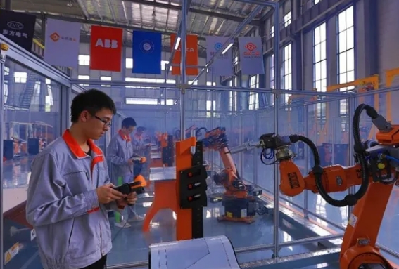 广西2024年中专男孩子学什么专业