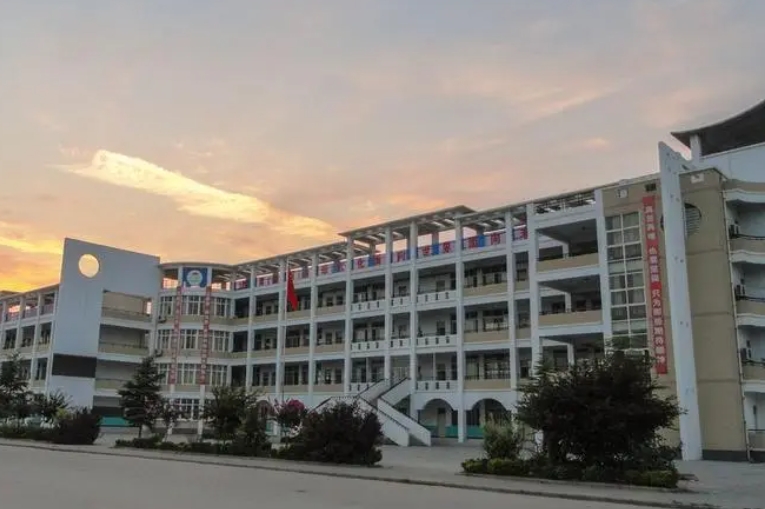 2023宁陵县高级中学录取分数线(2024年参考)