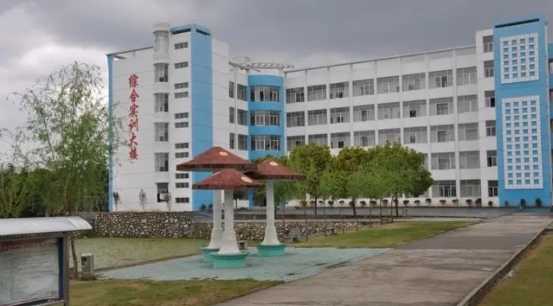江西2024年上中专学校一年要多少钱