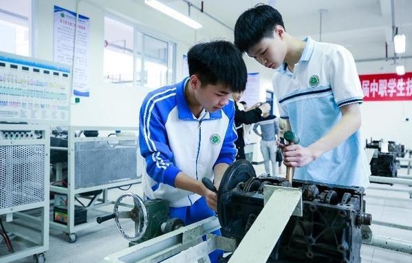 广东2024年中专男生学什么专业