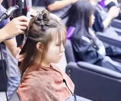 广西2024年中专学校都有什么专业适合女生