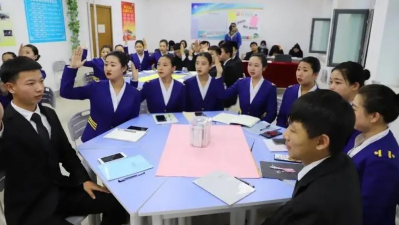 江西2024年女生适合学的中专专业