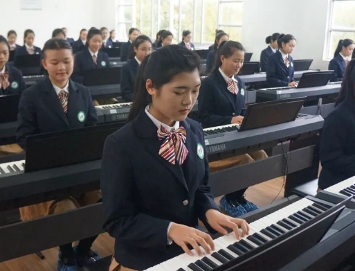 广西2024年适合女生的中专学校专业
