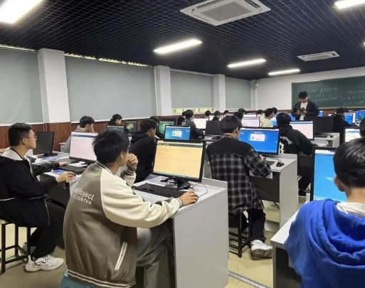 重庆机械电子技师学院网站网址主页