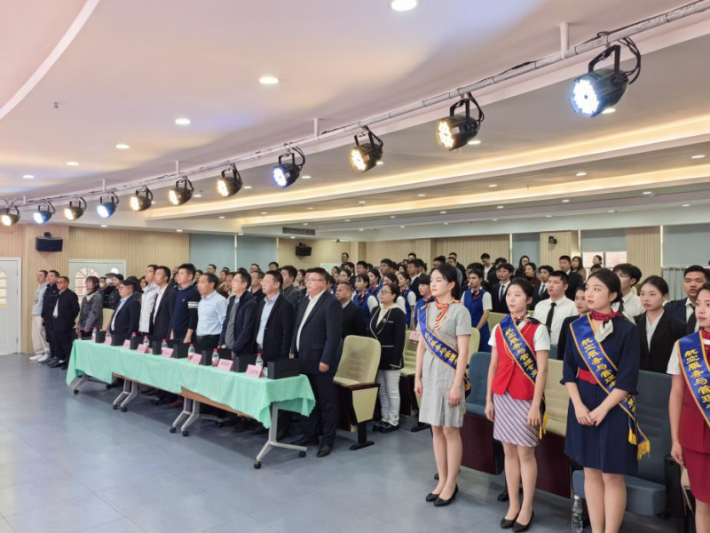 重庆市京师实验学校举行航空实验班授装仪式及教学成果展