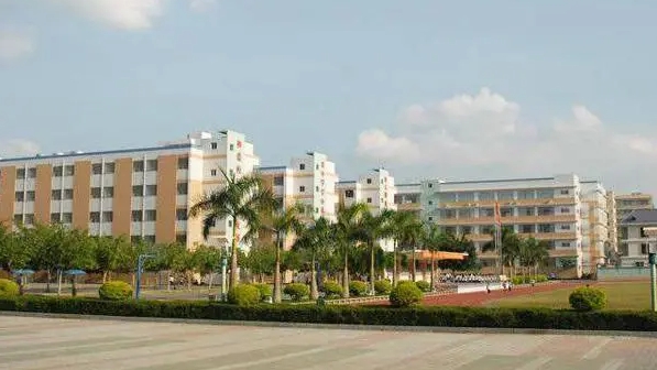 广东2024年女生学什么中专学校好
