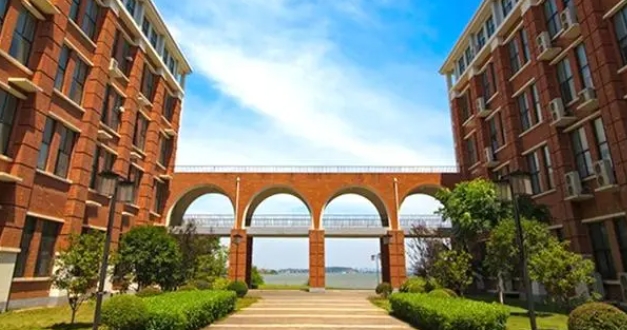 武汉设计工程学院是什么样的大学 985还是211高校（附王牌特色专业）