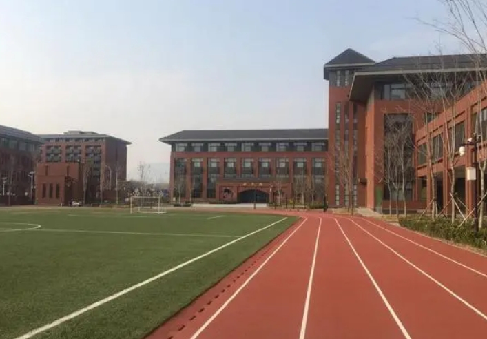 中国人民大学附属中学丰台学校地址，乘车路线
