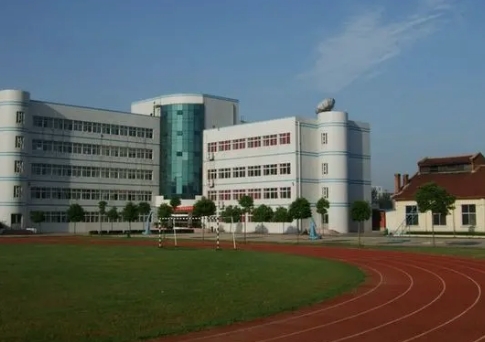 男生读什么中专学校好