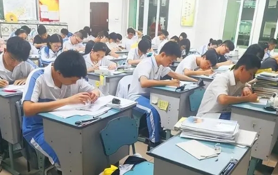 辽宁2024初中没读完怎么读中专
