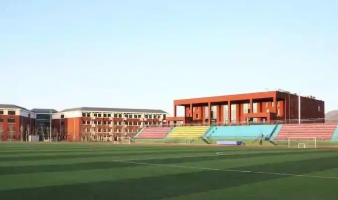 北京大学附属中学石景山学校地址，乘车路线